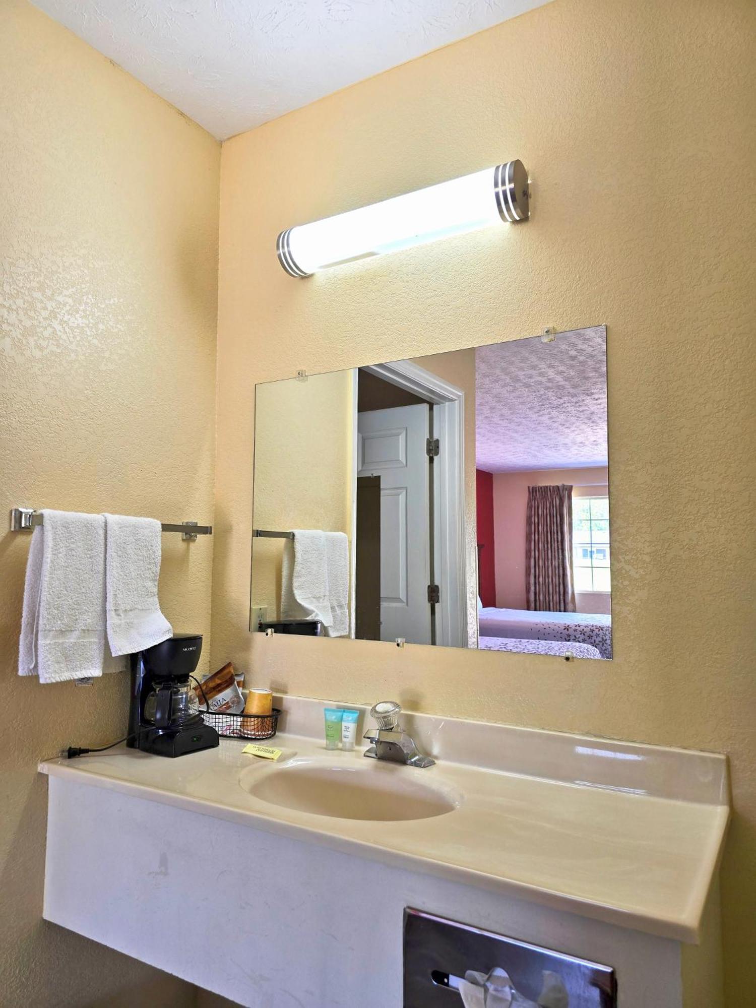 Garden Inn And Suites Near Callaway Gardens Pine Mountain Zewnętrze zdjęcie